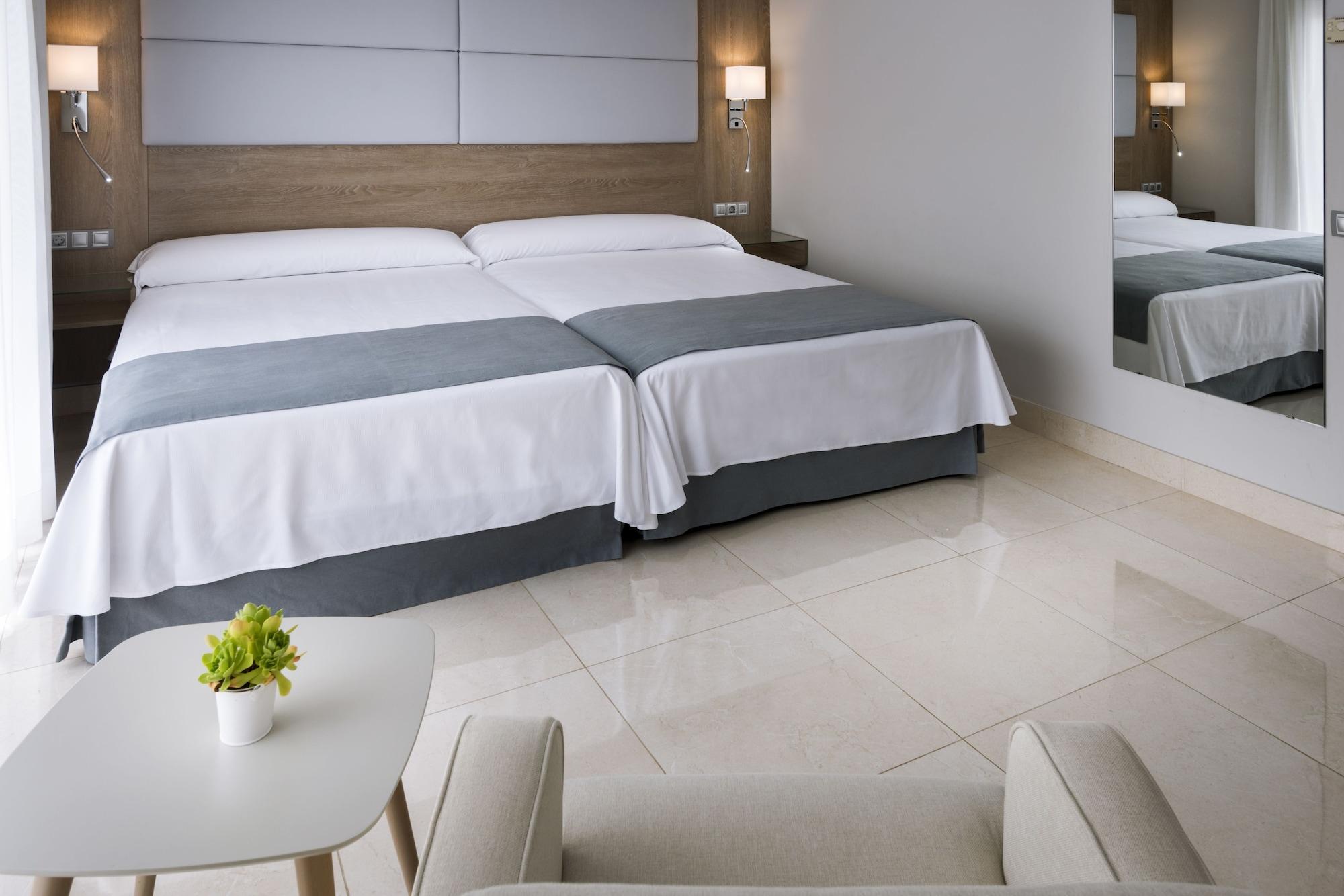 Mediterraneo Bay Hotel & Resort ロケタス・デ・マル エクステリア 写真
