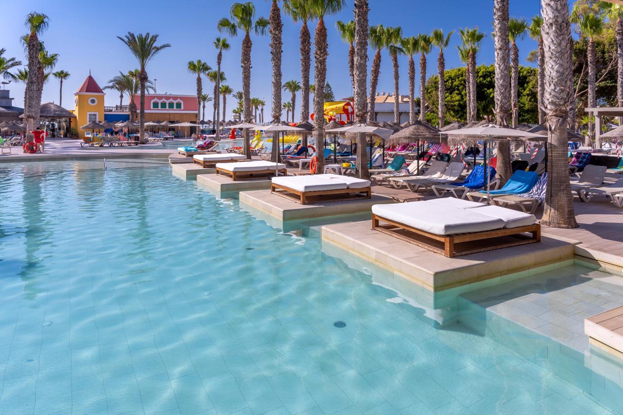 Mediterraneo Bay Hotel & Resort ロケタス・デ・マル エクステリア 写真